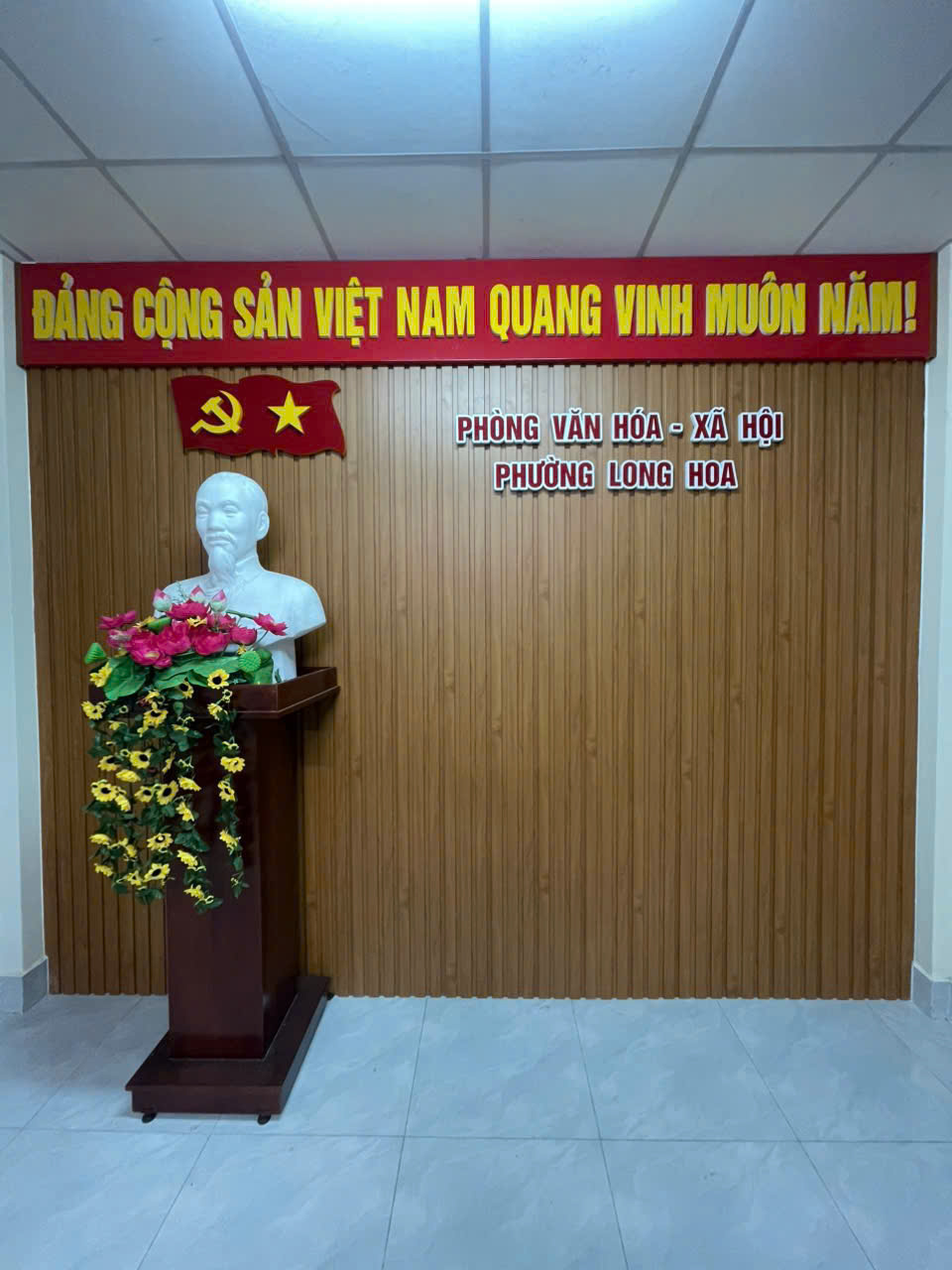 Thi công vách hội trường